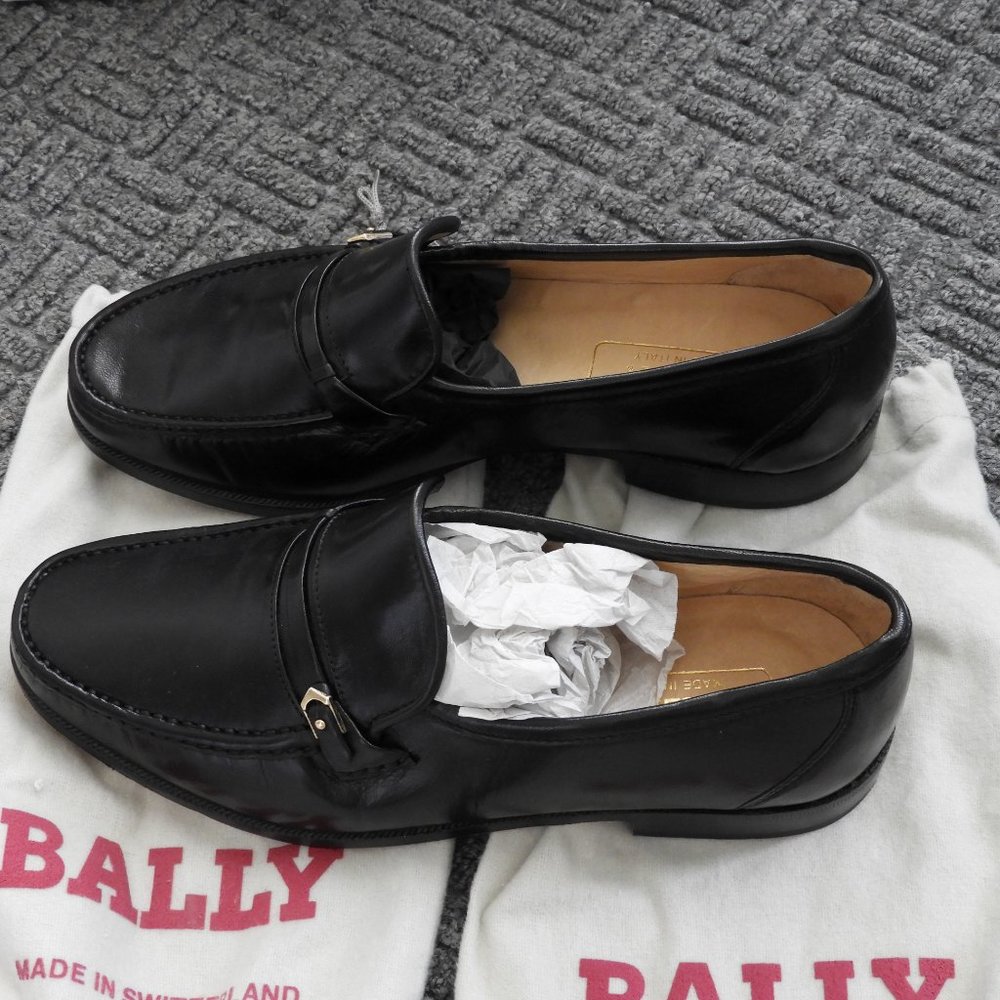 Shoes - Picture 5 of 8